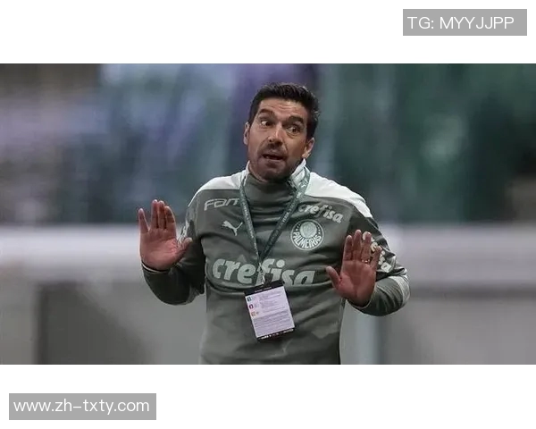 基多主帅坦言帕尔梅拉斯球场如同学校操场球队在对抗中遭遇全面压制