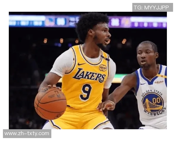 布朗尼单臂补扣震撼全场克内克特称赞他是兄弟太燃了